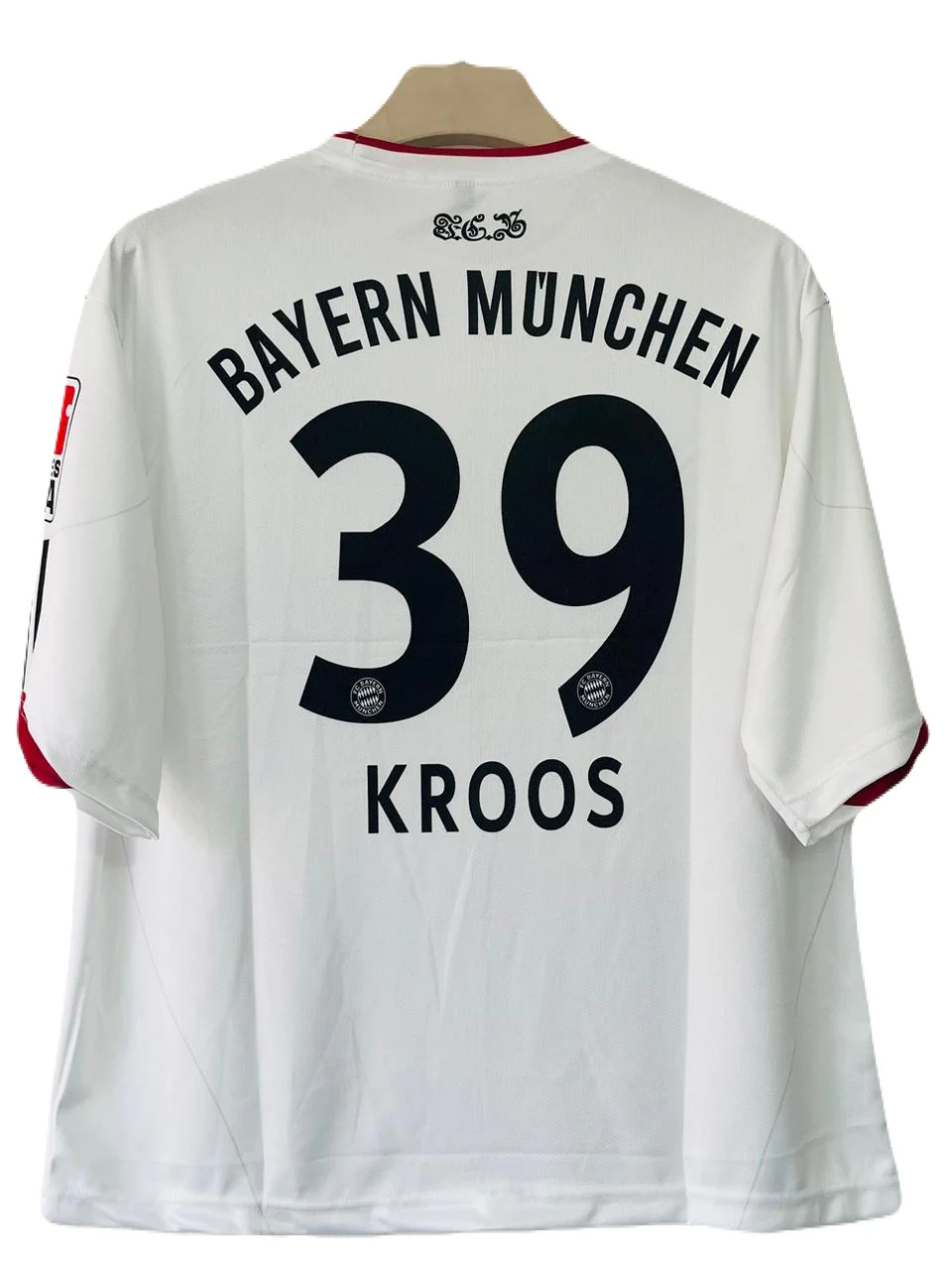 Bayern Munich 2010-11 Away kit Kroos Five Sleeve - P826 Ms Retro Store - Image 3