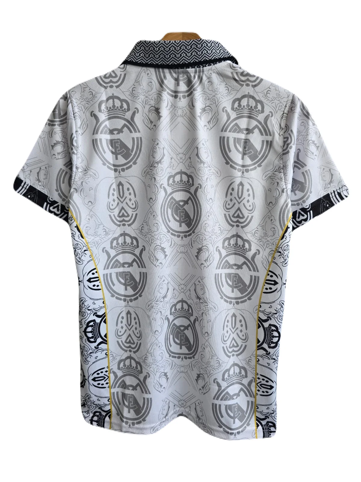 Real Madrid golden vintage special edition P526 - Ms retro store - Image 3