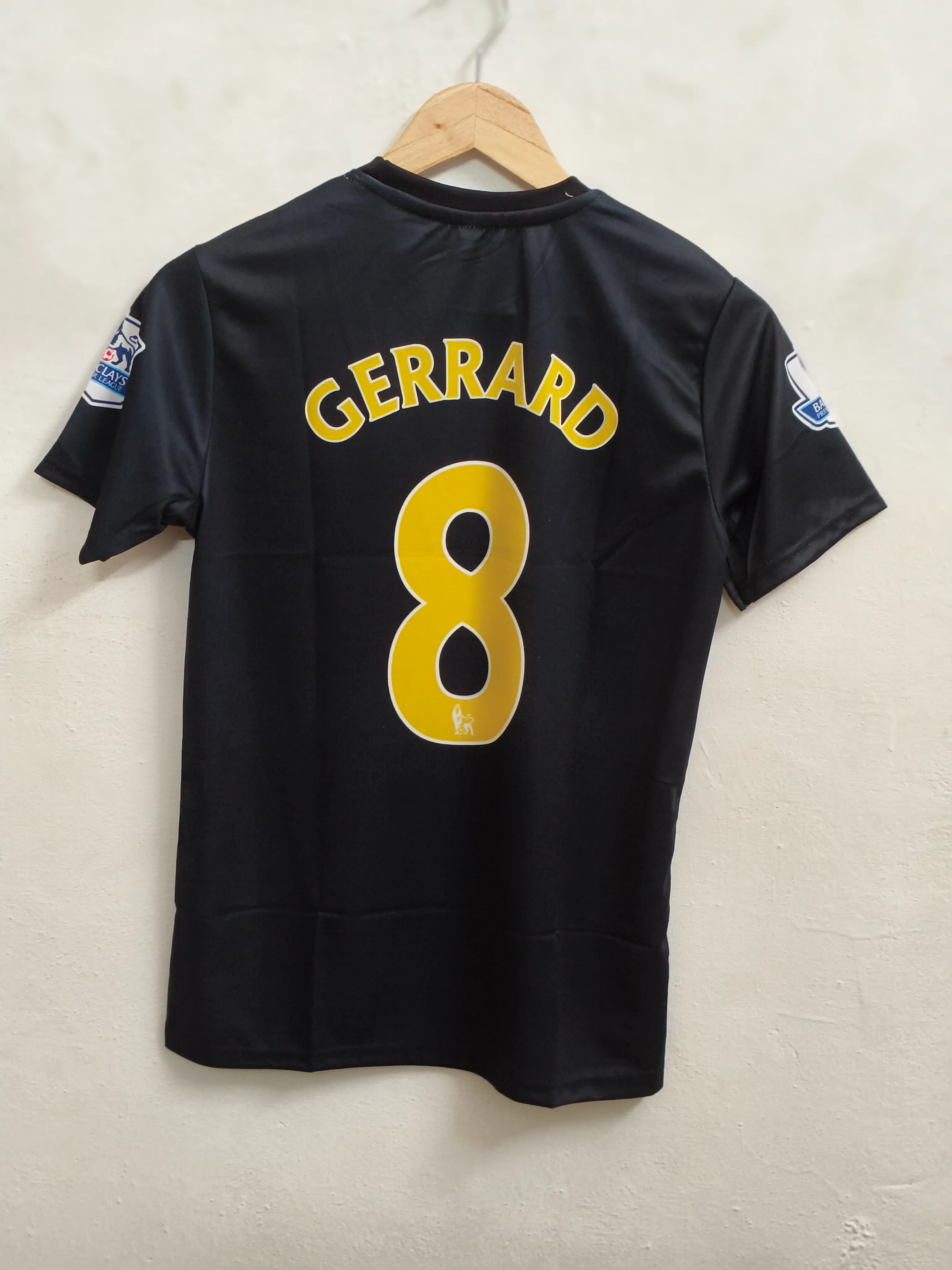 Liverpool 2009/10 home jersey gerrard P540 - ms retro store - Image 3