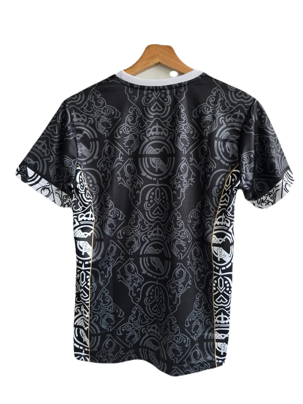Real madrid special kit black and white -P1191 ms retro store - Image 3